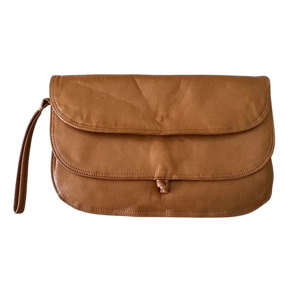 Vintage ‘80s Tan Leather Multi-Compartment Wristlet Bag